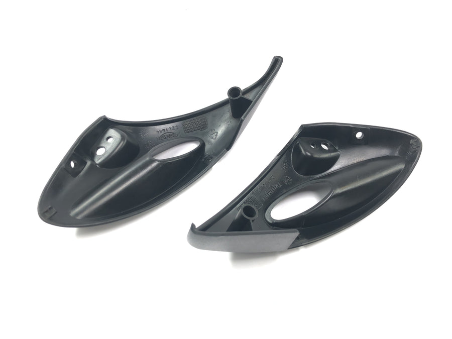 Triumph Tiger 955i 709EN [2003] - Indicator bracket front fairing side cover