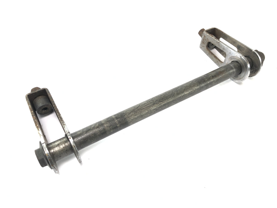 Suzuki GSX-R 1100 W GU75 C [1994] - Rear wheel axle axle with chain tensioner