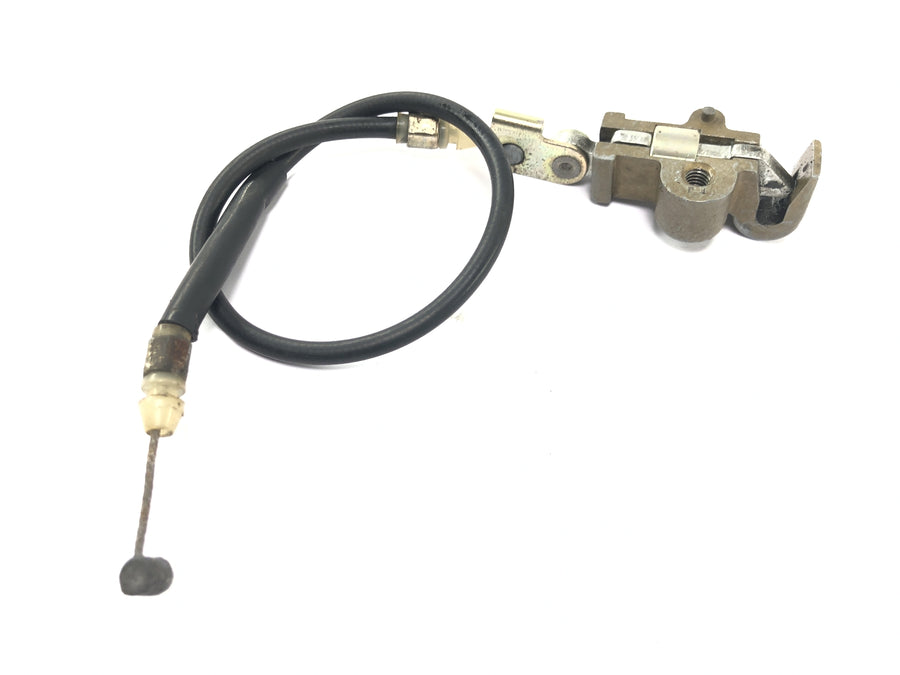 Honda ST 1100 SC26 Pan European [1990] - Verrouillage de selle avec câble Bowden
