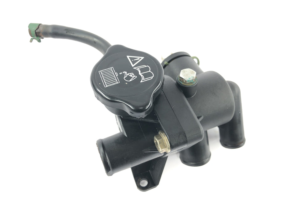 Triumph Thunderbird 900 T309RT [1995] - Goulotte de remplissage du boîtier de thermostat de radiateur
