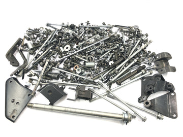 Suzuki Intruder VL 1500 AL [2000] - leftover parts and screws mixed lot