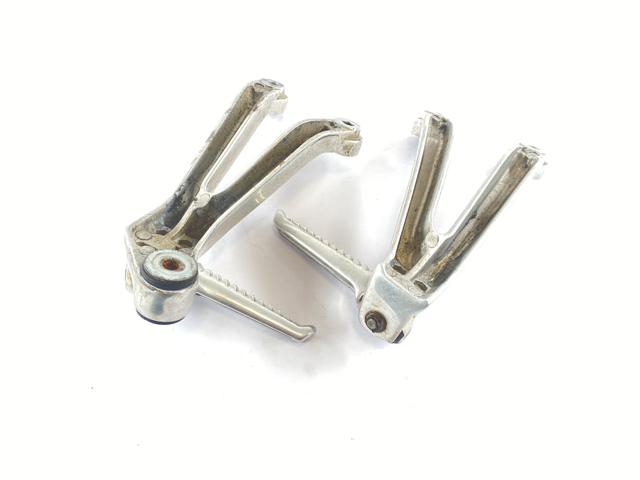 Honda CBR 900 RR SC33 [1996] - Passenger footrests, passenger footrests and holders