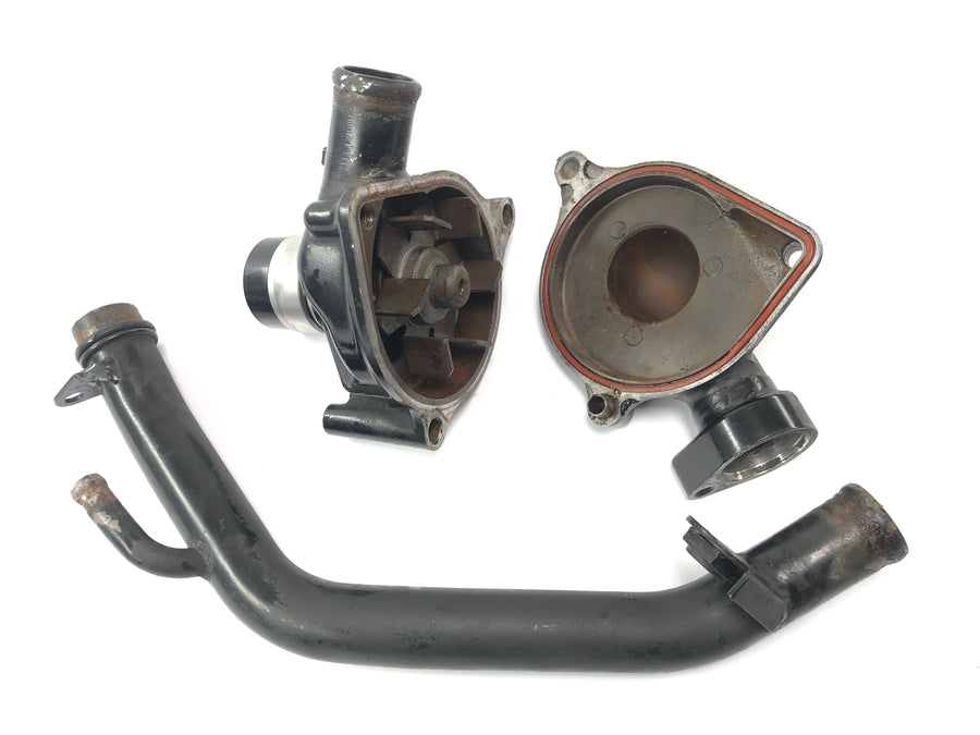 Triumph Daytona 900 T300 [1996] - Water pump coolant pump with pipe