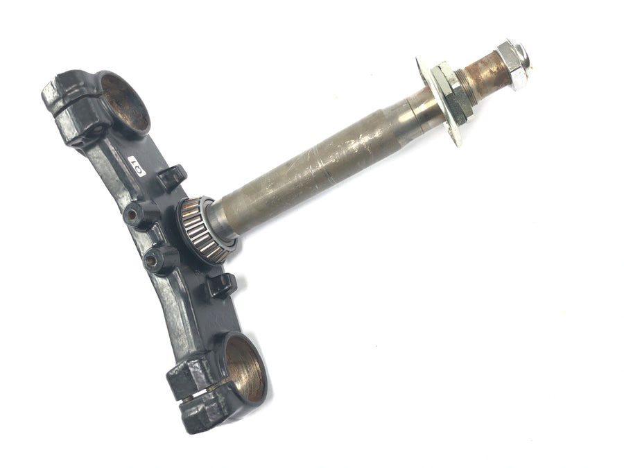 Triumph Tiger 900 T400 [1998] - té de fourche inférieur, colonne de direction, tube de direction