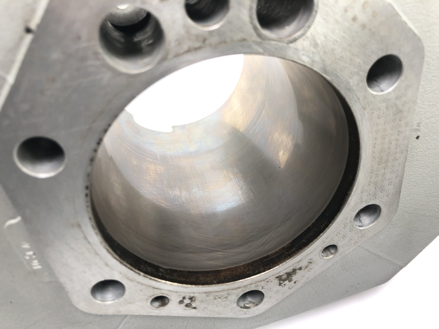 Moto Guzzi V11 Sport [1999] - cylinder with piston on the right
