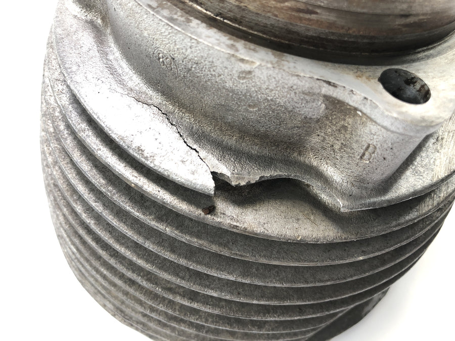 BMW R75/5 [1973] - cylinder with pistons on the right