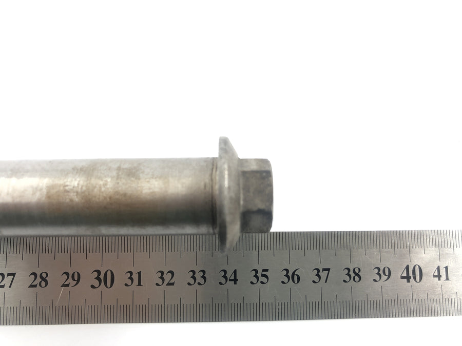 Kawasaki VN 1600 Mean Streak VNT60B [2005] - Rear axle with bushings and spacers