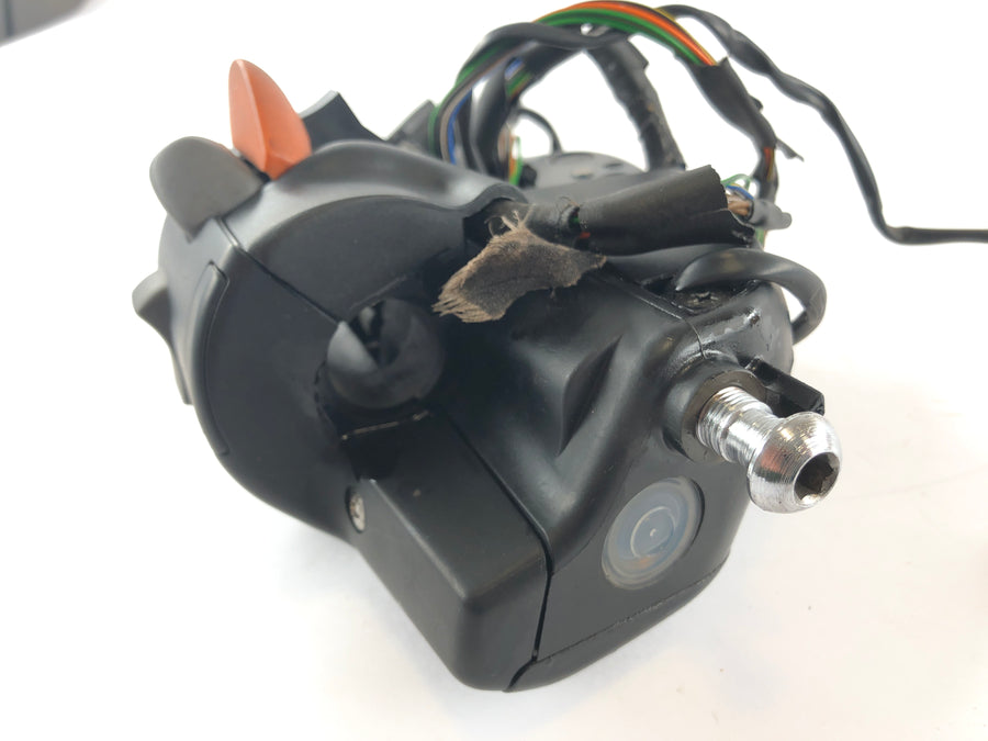 BMW R 1150 R R21 [2002] - Fixation de guidon droite avec pompe de frein à main