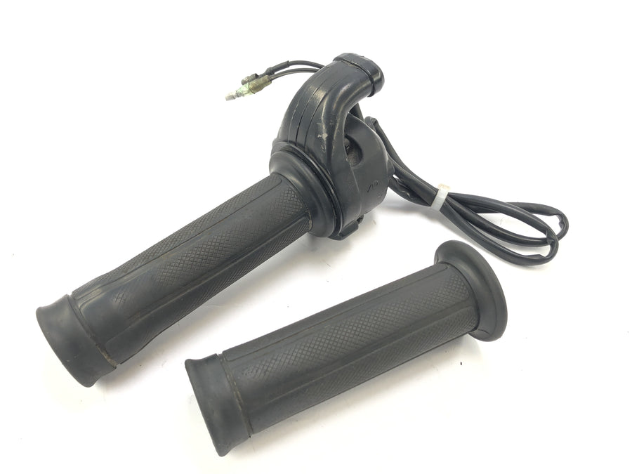 Yamaha XT 350 3YT / 55V [1990] - raccords de guidon sur la poignée de gaz droite