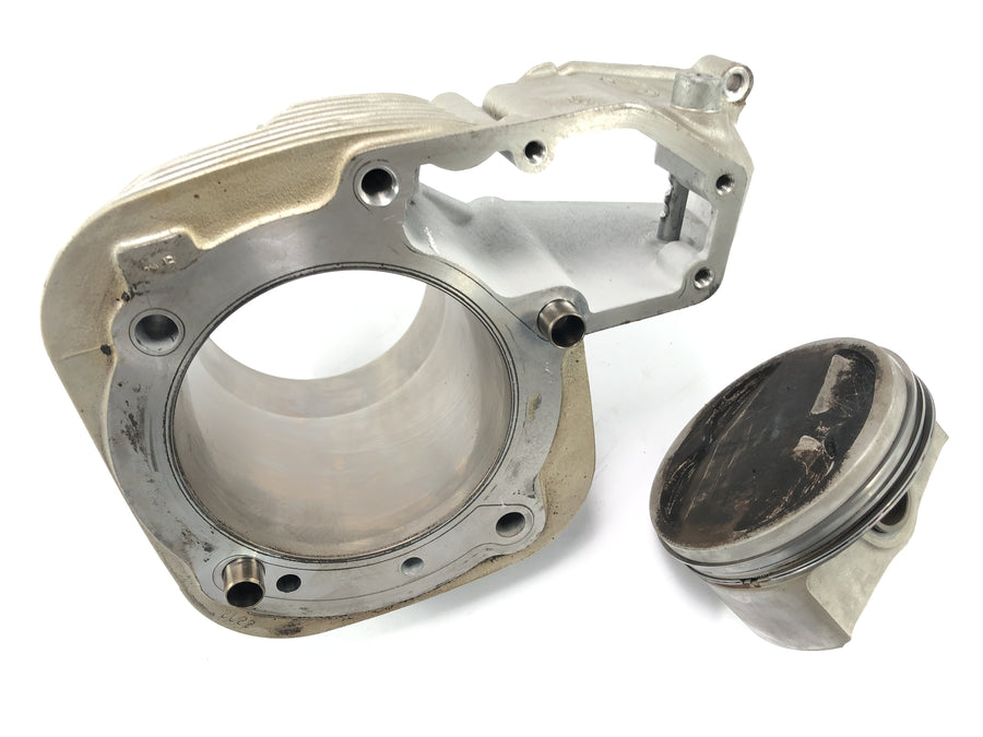 BMW R 1150 R R21 [2003] - Cylindre avec des pistons à gauche