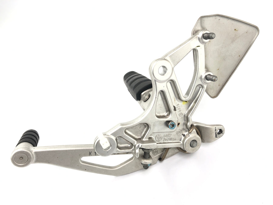 BMW R 1200 ST R1ST [2006] - footrest system driver's footrest right with brake pedal