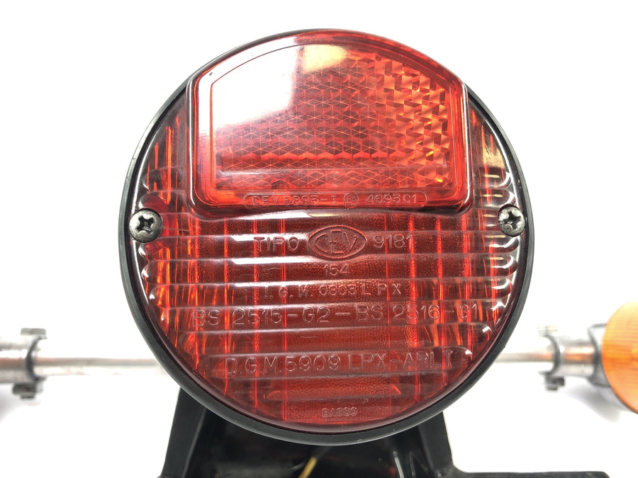 Moto Guzzi V7 Special [1971] - Rücklicht mit Blinkern und Kennzeichenaufnahme