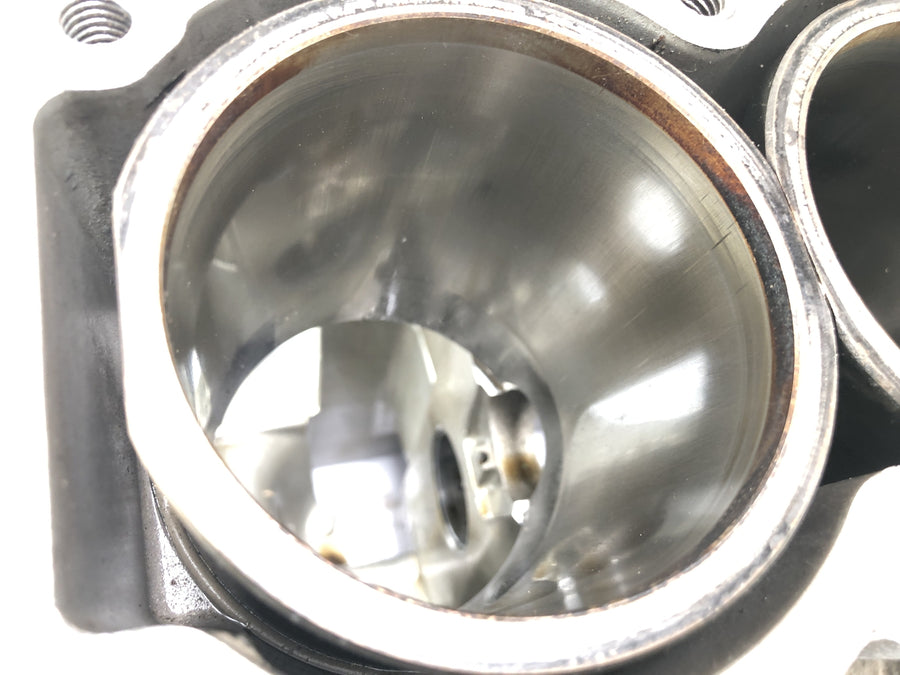 Triumph sprint ST 1050 [2005] - Motor housing empty housing cylinder block with piston