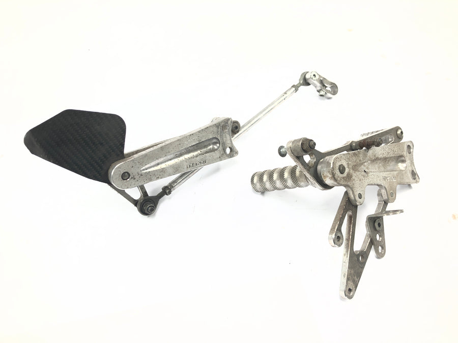 Honda VFR 800 FI RC46 [1999] - Footrest system Lucas footrest holder shift lever