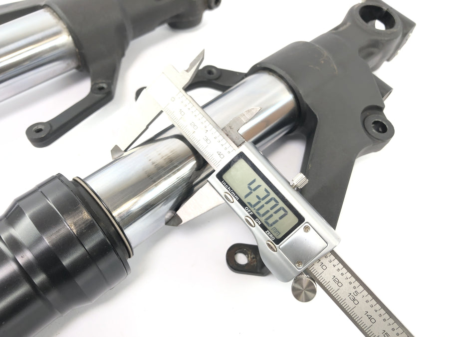 Yamaha Yzf R1 RN09 [2003] - Fork Upside Down Down