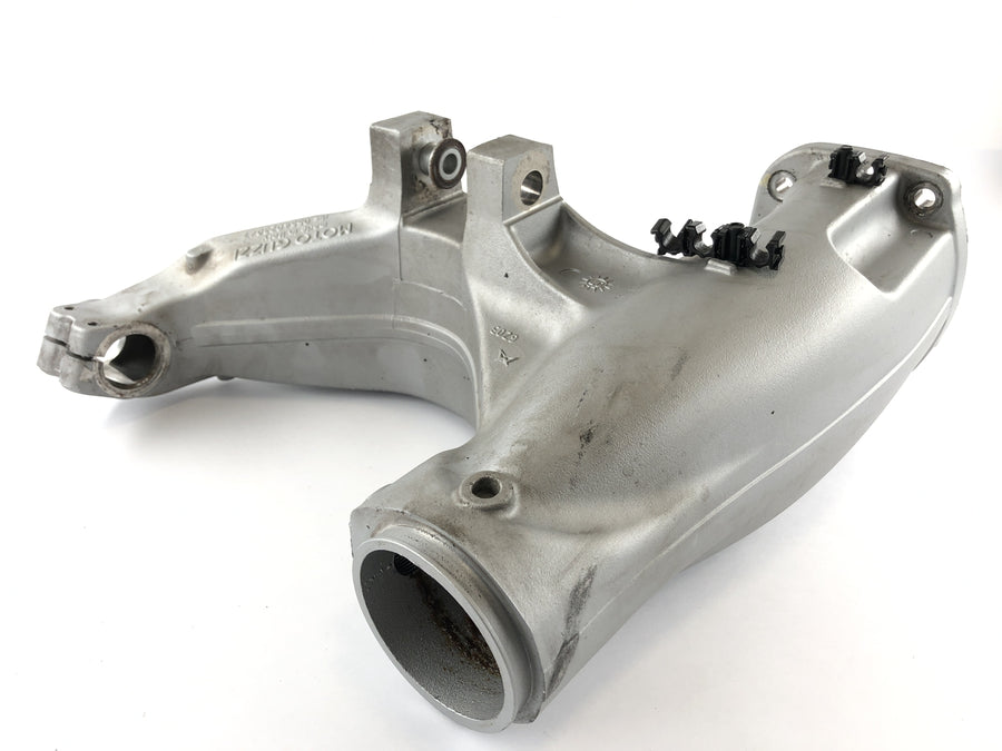 Moto Guzzi 1200 Sport [2007] - Swingarm Single-sided swingarm