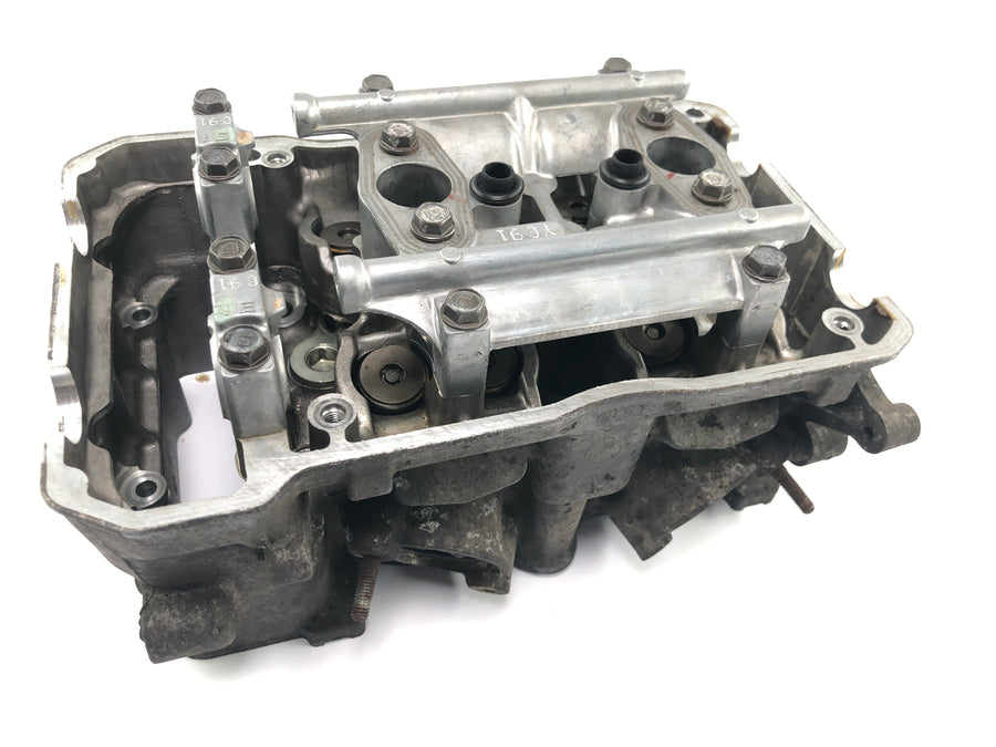 Honda VFR 800 FI RC46 [1999] - Cylinder head valve train combustion chamber engine head front
