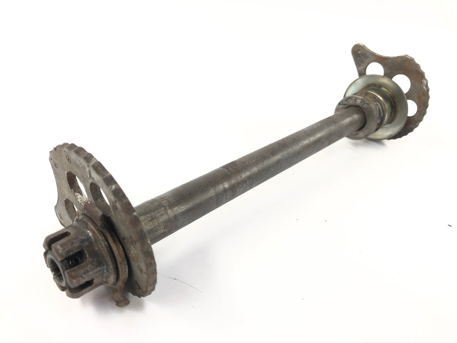 Yamaha XT 550 5Y3 [1982] - rear axle with chain tensioner