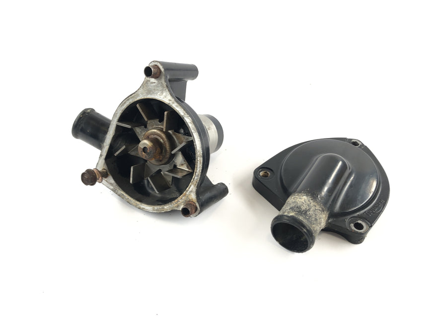 Triumph Speed ​​Triple 955i [1999] - Water pump with housing