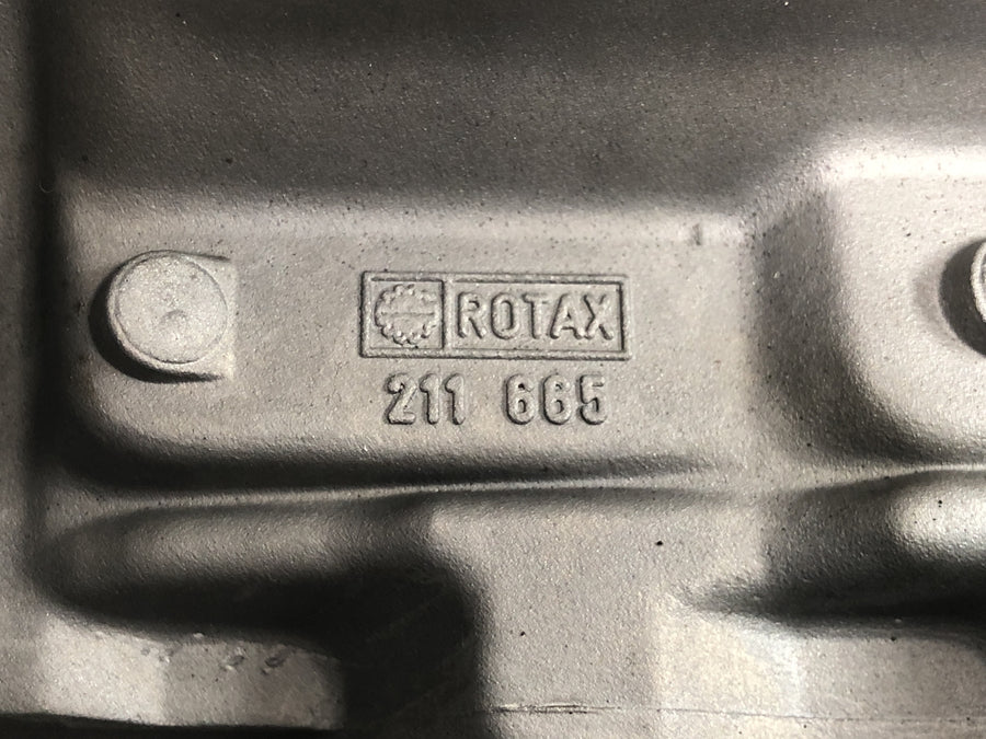 Aprilia SL 1000 Falco Pa [2000] - Valve lid cylinder head lids at the front