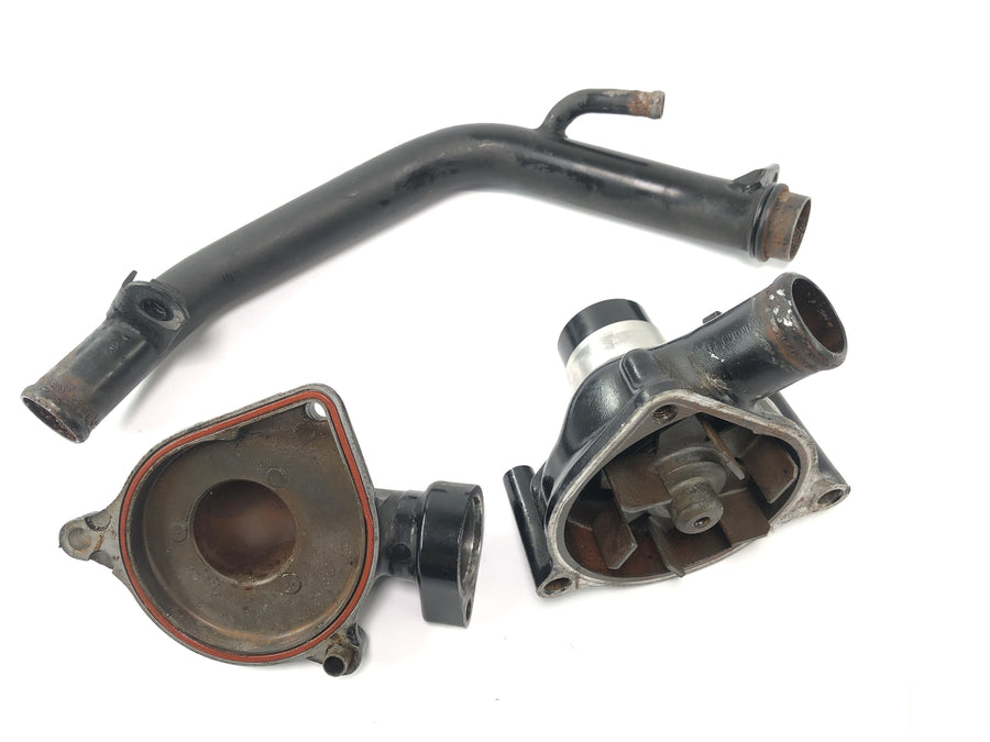Triumph Daytona 900 T300 [1996] - Water pump coolant pump with pipe