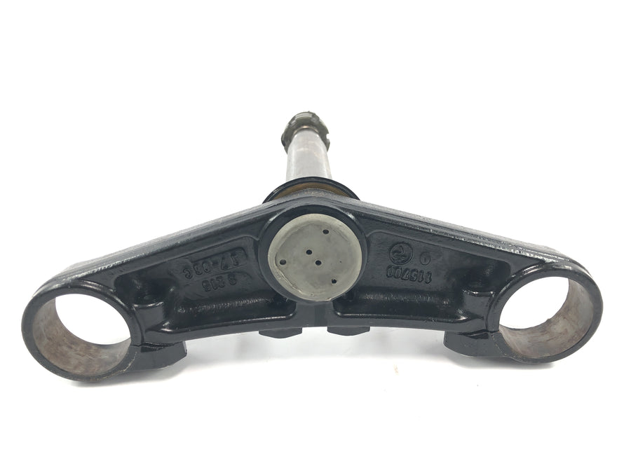 Yamaha MT 03 RM02 [2007] - Lower fork bridge, steering head clamp, steering head bridge at the front