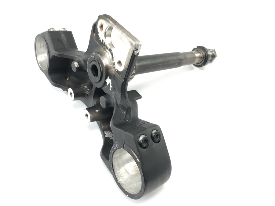 Suzuki VZ 1500 WVCU [2011] - Fork bridge control head lower fork bridge