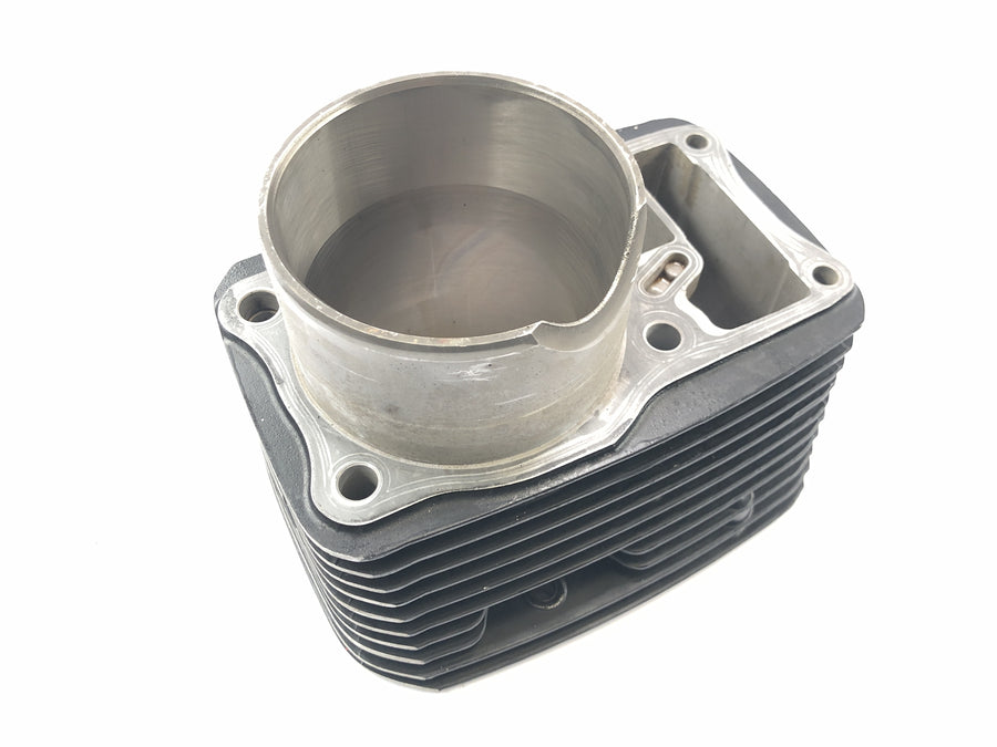 Suzuki Intruder VL 1500 AL [2000] - cylinder with piston at the front