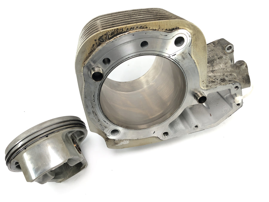 BMW R 1150 R R21 [2003] - cylinder with pistons on the right