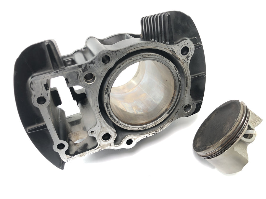 Suzuki VZ 1500 WVCU [2011] - cylindre avec cylindre à piston avant