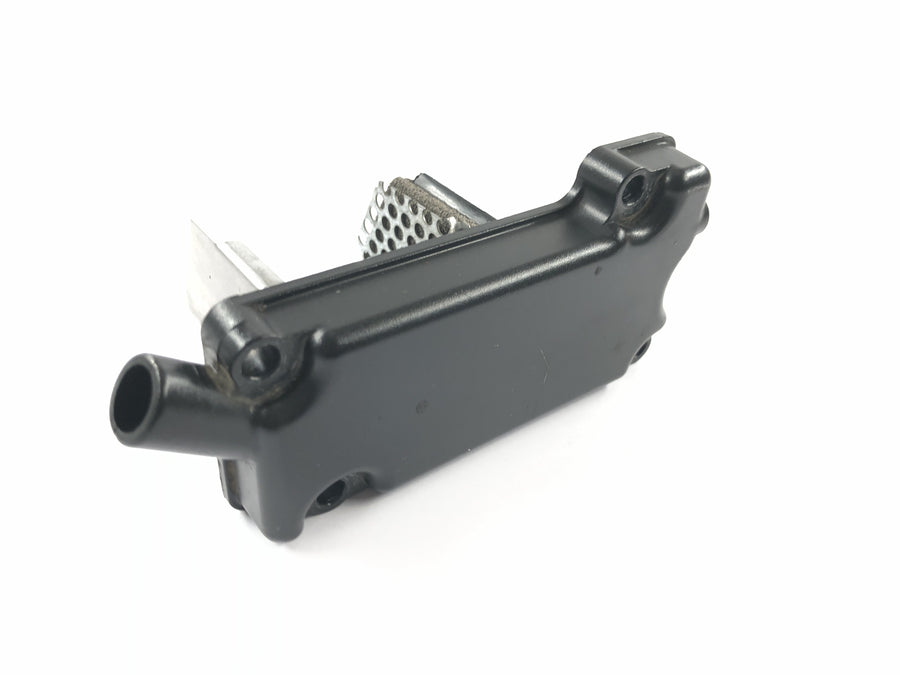Kawasaki ZRX 1200 S ZRT20A [2001] - Breather cover engine cover