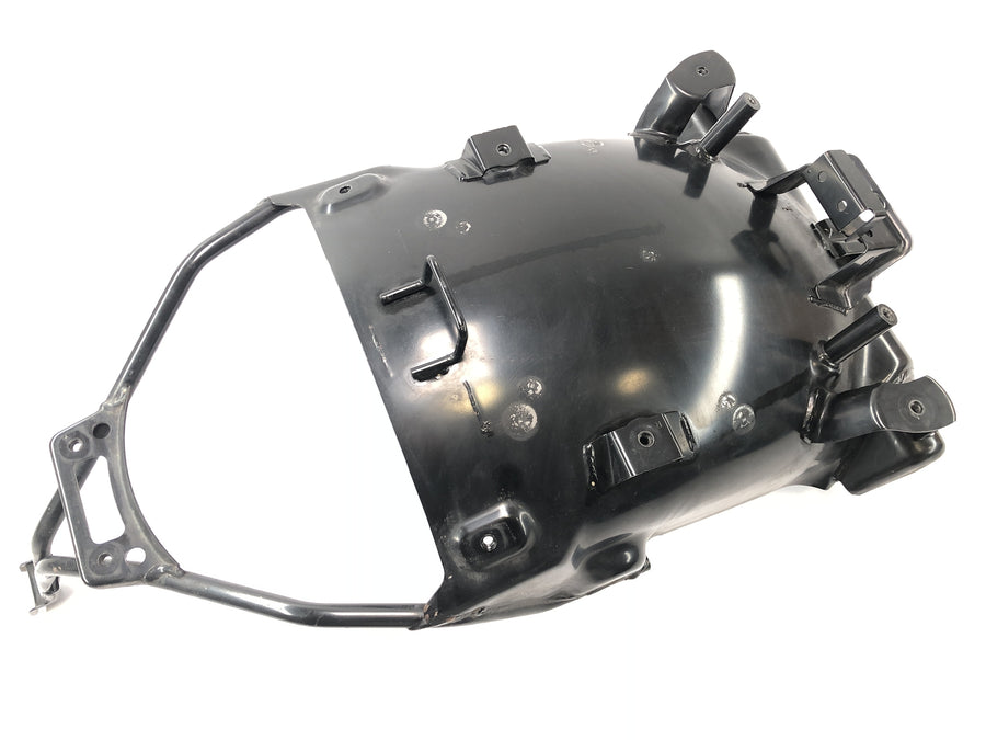 Suzuki VZ 1500 WVCU [2011] - doublure intérieure de garde-boue arrière