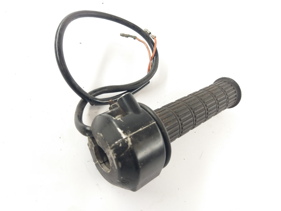 Suzuki GT 550 [1978] - Gas grip handlebar fittings on the right