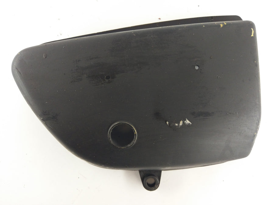 Suzuki GT 750 [1973] - Side cover plastic