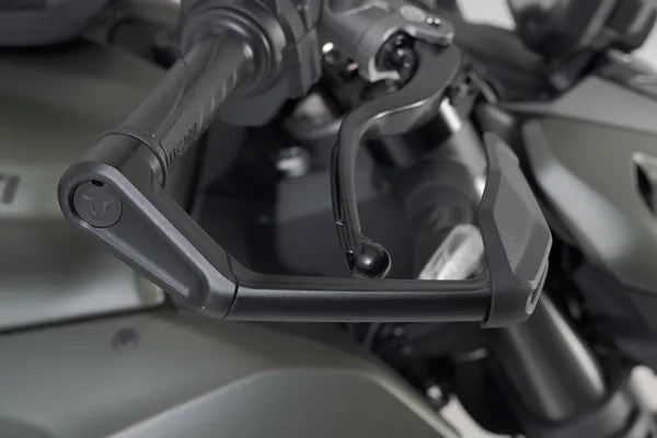 Triumph Daytona 660 [SW-MOTECH] – Hebelschützer mit Windschutz