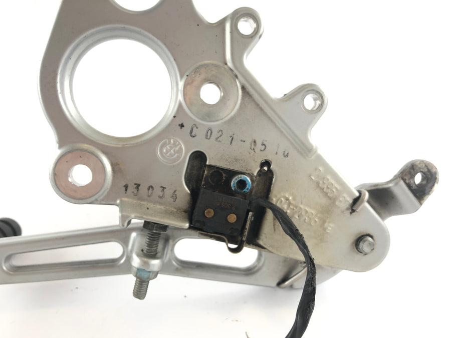 BMW R 1150 R R21 [2002] - Repose-pied conducteur droit avec levier de frein