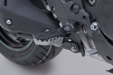 Kawasaki Versys 1100 [2025-2026] - ION Fußrasten-Kit silbern – Bild 2