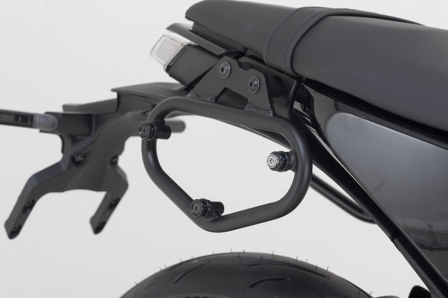 Husqvarna Svartpilen 401 [2023-2026] - Système de sacoches latérales Legend Gear LC2 Black Edition – Image 3