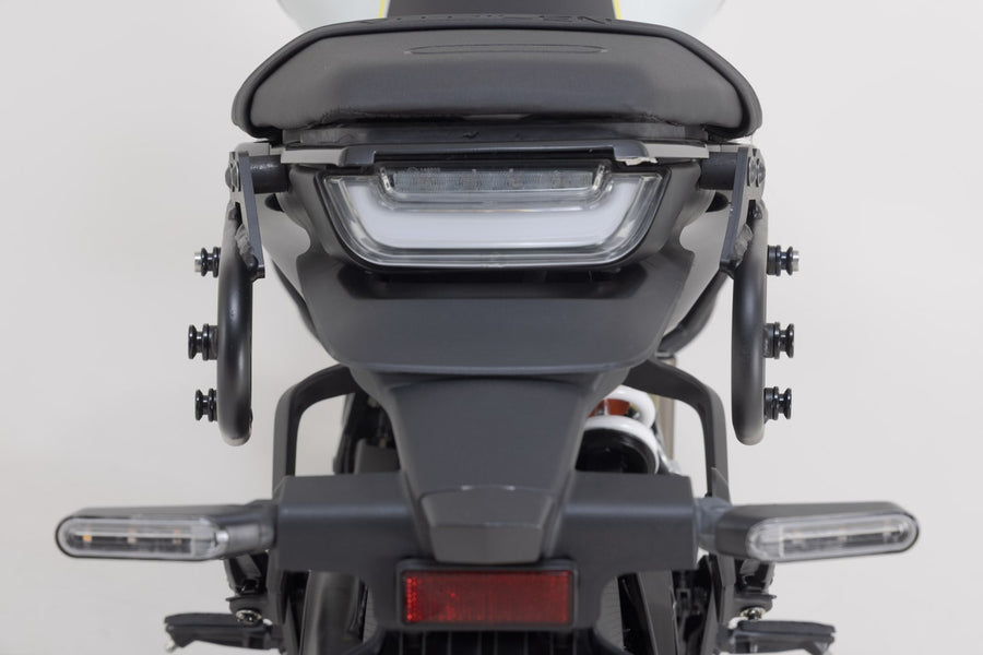 Husqvarna Svartpilen 401 [2023-2026] - Système de sacoches latérales Legend Gear LC2 Black Edition – Image 7