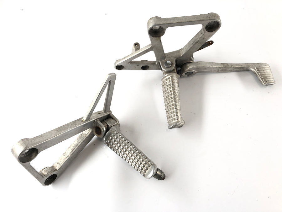 Honda VFR 750 F RC24 [1988] - Footrests Driver footrests left and right
