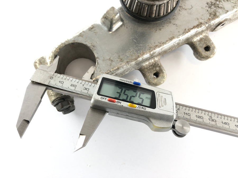 Yamaha XT 350 55V [1987] - lower triple clamp