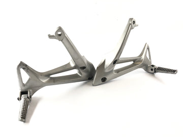 Honda VFR 800 RC46 [2005] - Passenger footrests with holder set pair