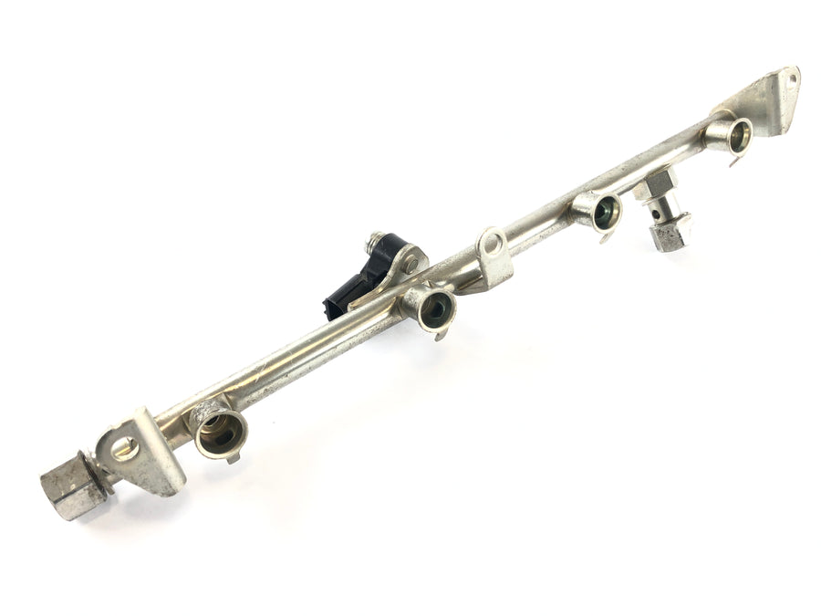 Honda CBR 1000 RR SC57 [2006] - fuel line fuel distributor