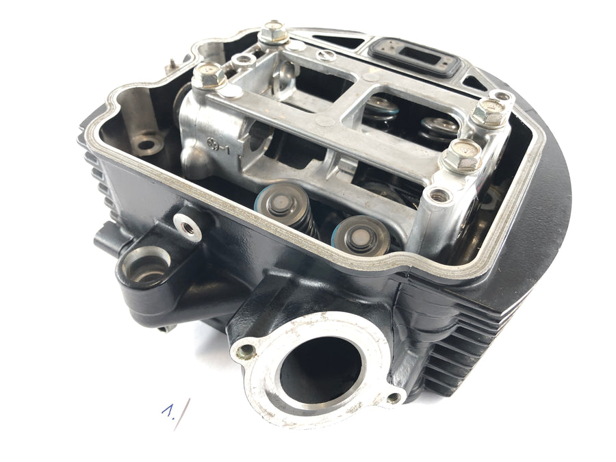 Kawasaki VN 900 Classic [2010] - Cylinder head
