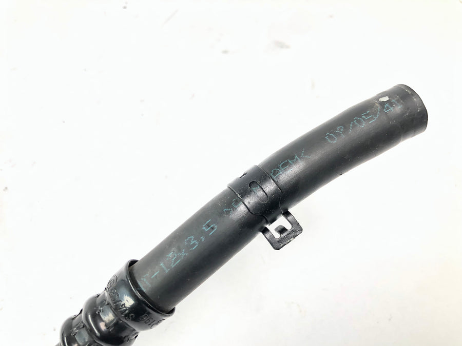 BMW R 1200 ST R1ST [2006] - Oil line pipe connections at the front