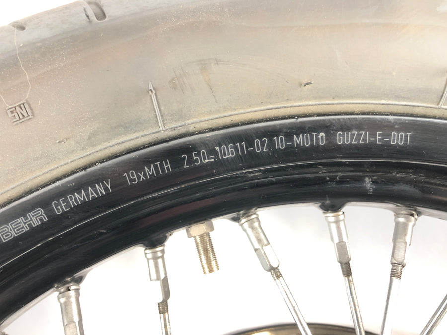 Moto Guzzi Stelvio 1200 8V [2011] - Front wheel rim wheel detail view
