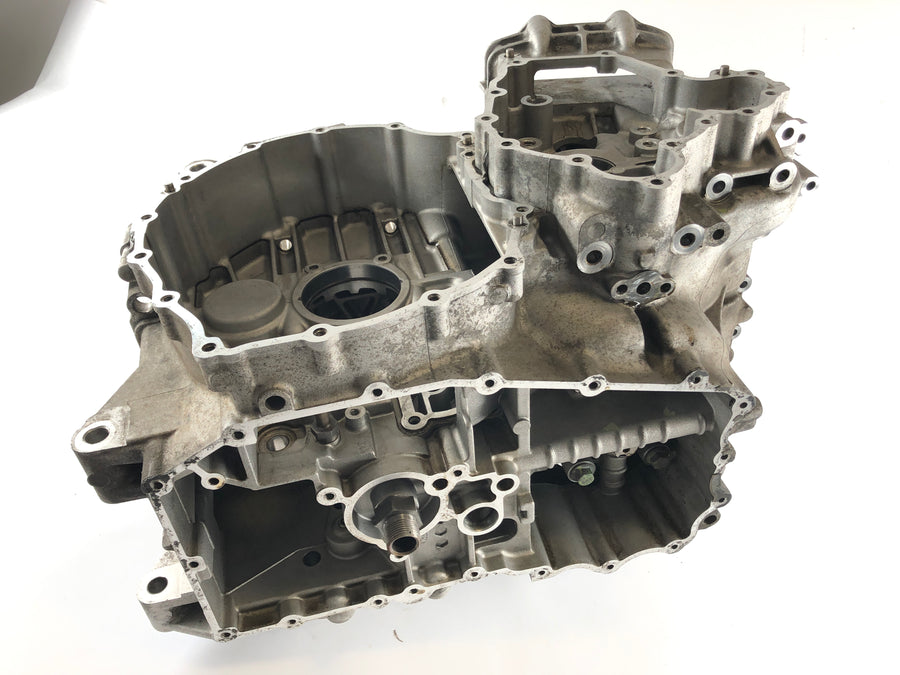 Triumph Daytona 955i T595 [2001] - Engine housing with cylinder and liners
