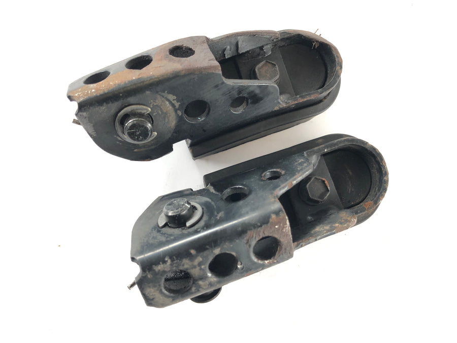 Triumph Tiger 900 T400 [1998] - Driver footrests left and right