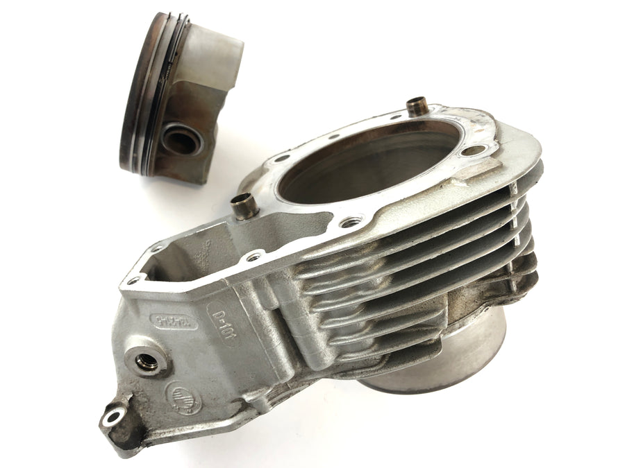 BMW R 1150 GS [2000] - cylinder with pistons on the left