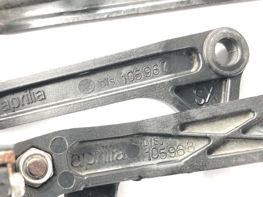 Aprilia RSV 1000 RR Factory [2009] - Halterung Kühler